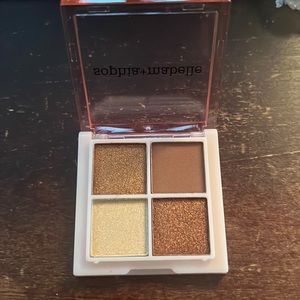 Sophia + mabelle Cleopatra Eyeshadow Quad FREE WITH BUNDLE